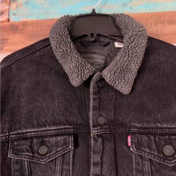 Levi's Charcoal Denim Jacket with Sherpa Gray Collar - Picture 3 of 6